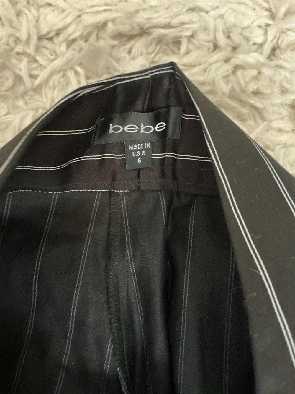 Y2K bebe Black White Stripe Capri Pants - Picture 4 of 4
